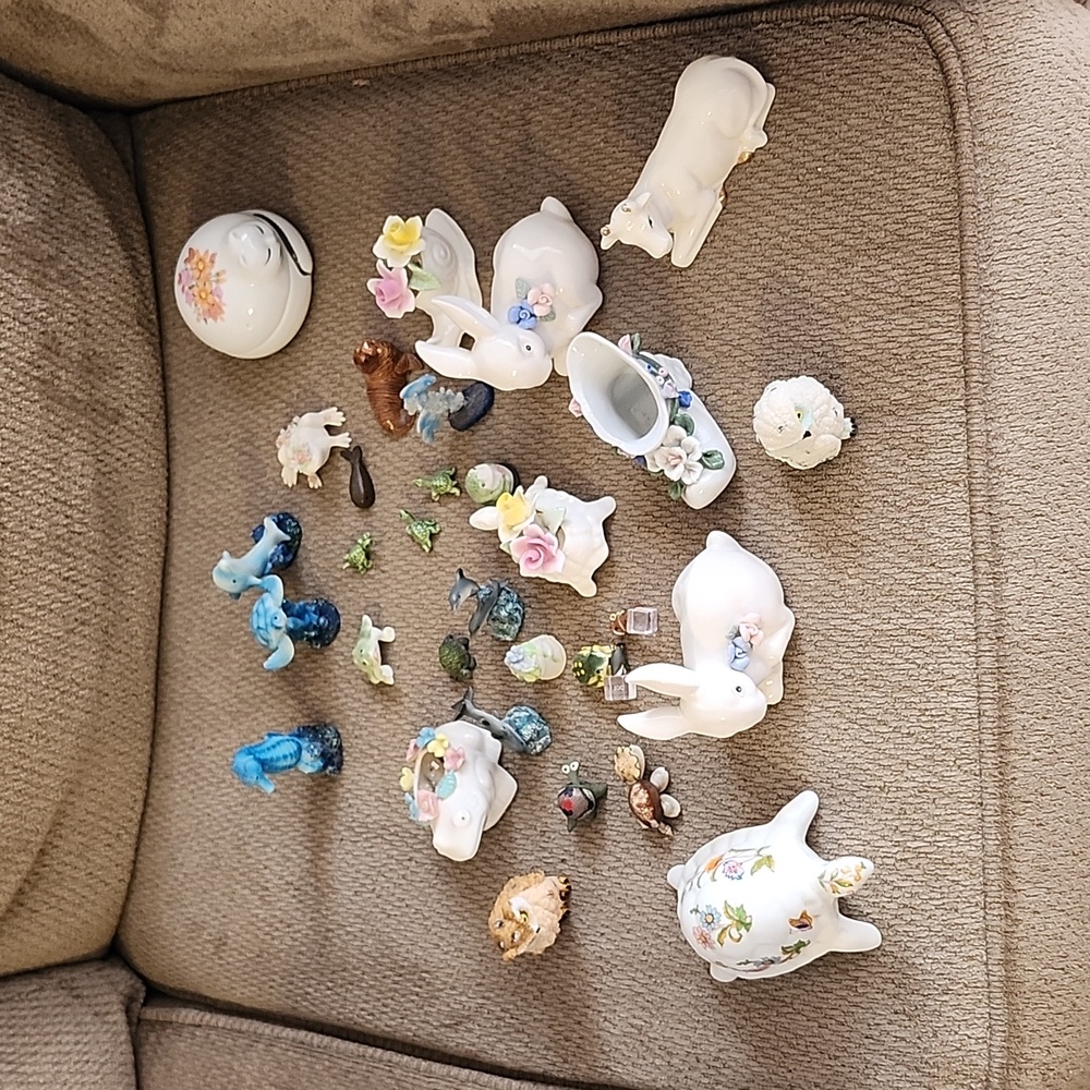 32 figurines all togerther